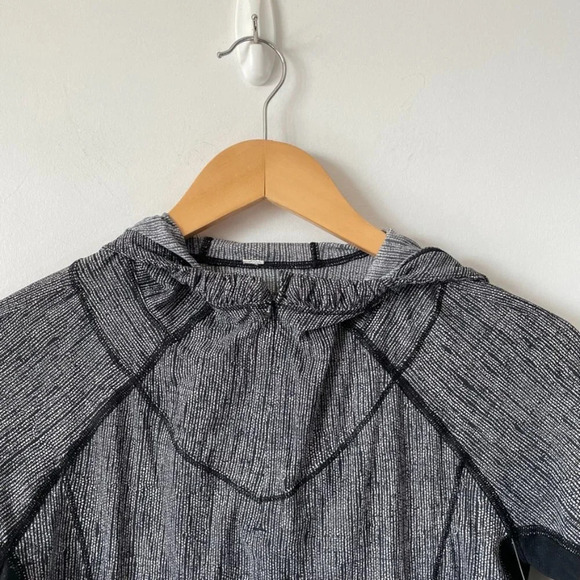 Lululemon Water Bound Hoodie Burlap Texture Black Dune / Black Sz 6 - Picture 9 of 9